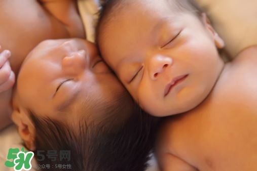 四維彩超能看出男女嗎？四維彩超能看清手指嗎？