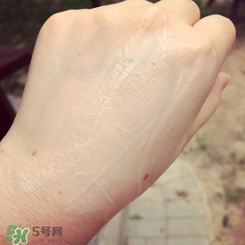 娜麗絲防曬霜和噴霧哪個(gè)好？娜麗絲防曬霜和噴霧對(duì)比