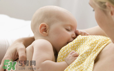 寶寶溢奶怎么辦？寶寶溢奶怎么做？