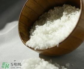 普通鹽和低鈉鹽哪種好？海鹽湖鹽井礦鹽哪種好