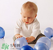 一歲寶寶玩什么游戲好？一歲寶寶適合玩什么游戲？