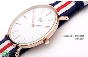 dw丹尼爾惠靈頓手表怎么調(diào)時(shí)間？dw手表怎么沒(méi)有日期