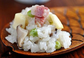 立夏飯?jiān)趺醋觯苛⑾娘埖囊嫣?>
<p class=