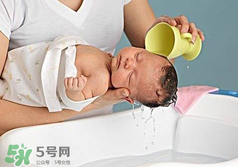 嬰兒洗頭怎么洗？嬰兒洗頭注意事項