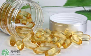 寶寶吃魚肝油什么時(shí)間吃最好？嬰兒吃魚肝油吃到什么時(shí)候？