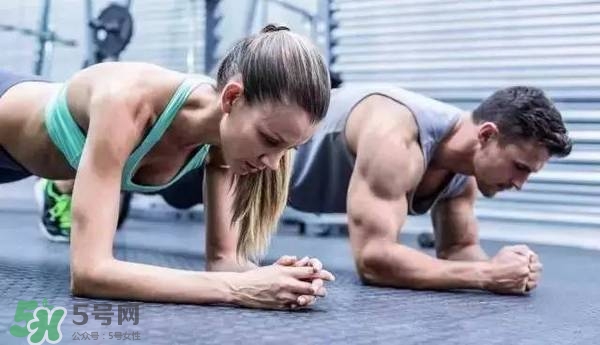 堅(jiān)持做一個月平板支撐會怎樣？女生做平板支撐一個月