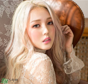 美妝博主pony結(jié)婚了嗎？ pony老公是誰(shuí)？