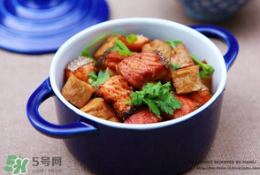 三文魚煮多久？寶寶吃三文魚煮多久熟？