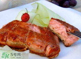 三文魚煮多久？寶寶吃三文魚煮多久熟？