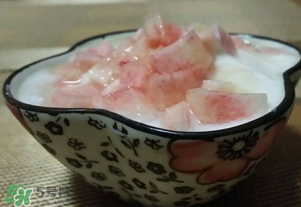 油桃和牛奶能一起吃嗎？喝完牛奶能吃油桃嗎？