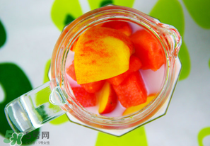 油桃和牛奶能一起吃嗎？喝完牛奶能吃油桃嗎？
