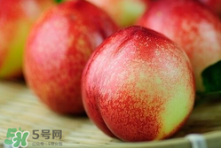 吃油桃需要削皮嗎？吃油桃剝皮吃還是不剝？