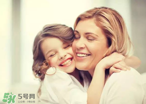 2017年母親節(jié)送什么口紅？2017年送媽媽口紅什么顏色好？