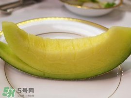 甜瓜和海鮮能一起吃嗎？吃海鮮能吃香瓜嗎？