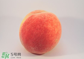 ?桃子發(fā)霉了還可以吃嗎？吃了發(fā)霉的桃子怎么辦？
