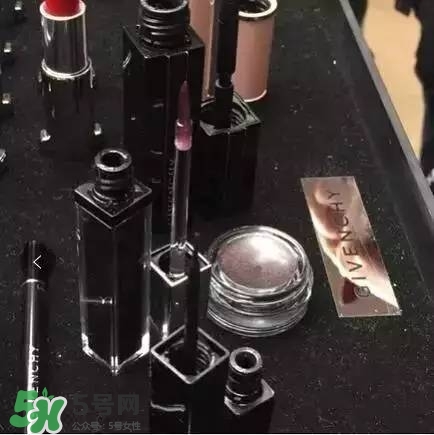 紀(jì)梵希紫黑色變色唇蜜怎么樣？紀(jì)梵希紫黑變色唇蜜多少錢