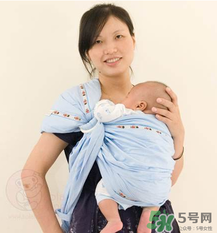 背巾適合多大的寶寶？背巾寶寶多大可以用？