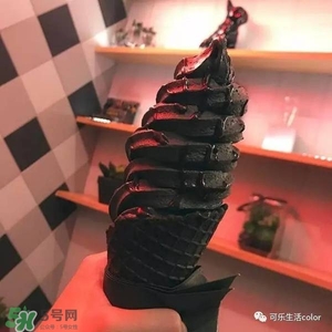 炭黑冰淇淋好吃嗎？炭黑冰淇淋哪里買？