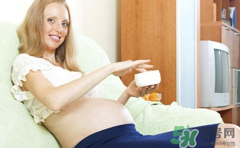 孕婦能抹護膚品嗎？孕婦能化妝嗎？