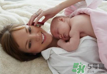夏天做月子穿什么鞋？夏天做月子如何選擇鞋子？