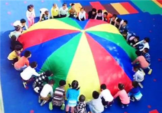 餃子在幼兒園玩的游戲叫什么？彩虹傘的捕魚游戲怎么玩？