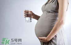 孕期能用酒精退燒嗎？孕期用酒精退燒有什么危害？