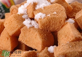 打糕和驢打滾是一樣的嗎？打糕是什么做的