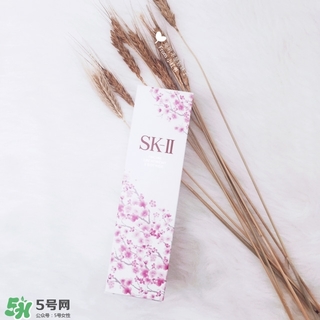 sk2櫻花版和普通版的區(qū)別 skii櫻花神仙水和普通版哪個(gè)貴？