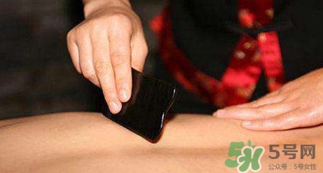 女人刮痧好還是拔罐好？刮痧和拔罐的區(qū)別