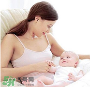 哺乳期能不能涂口紅呢？哺乳期涂口紅對(duì)寶寶有危害嗎？