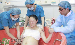 水中分娩是怎樣的？水中分娩與傳統(tǒng)分娩的區(qū)別有哪些？
