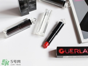 嬌蘭小黑裙007值得入嗎？嬌蘭小黑裙007唇膏口紅怎么樣？