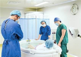 水中分娩是怎樣的？水中分娩與傳統(tǒng)分娩的區(qū)別有哪些？