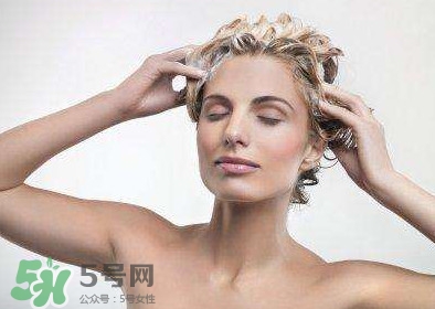老人誤喝洗發(fā)乳 洗發(fā)乳是洗發(fā)水還是護(hù)發(fā)素？