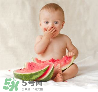 夏天寶寶能不能吃冰西瓜呢？冰西瓜寶寶能吃嗎？