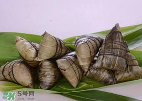 ?竹葉怎么包粽子？?竹葉粽子的包法