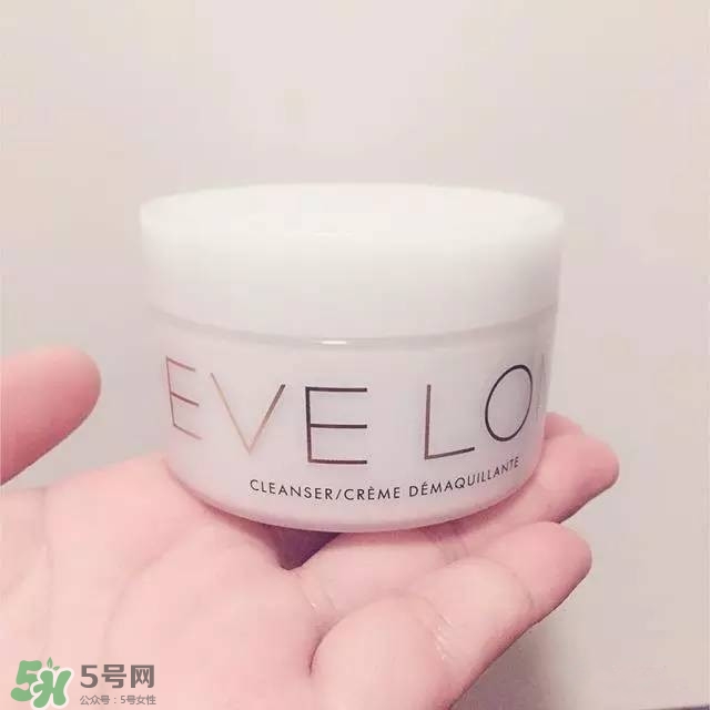 網(wǎng)紅推薦的護膚品靠譜嗎？跟風買網(wǎng)紅護膚品卻沒效果
