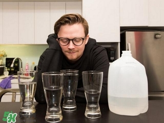 30天不喝飲料，妹子的對(duì)比照令人震驚 喝白開水的好處