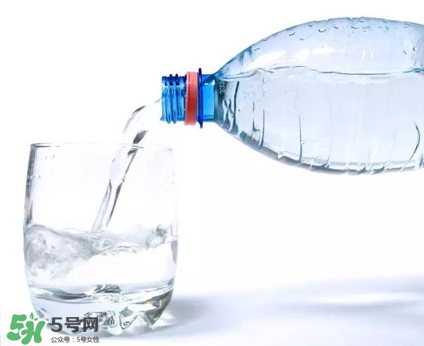 30天不喝飲料，妹子的對(duì)比照令人震驚 喝白開水的好處