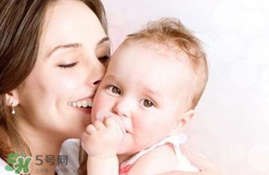 哺乳期可以吃黃桃嗎？哺乳期能吃黃桃罐頭嗎