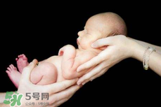 寶寶臍帶掉了要緊嗎？寶寶臍帶掉了出血了怎么辦？