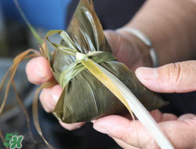 包粽子是生米還是熟米？包粽子的米是煮的還是生的？