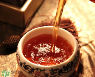 普洱茶發(fā)霉了怎么處理？普洱茶發(fā)霉了還能喝嗎？