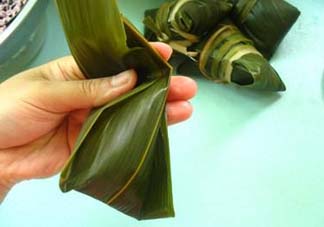 四角粽子怎么做？四角粽子怎么做好吃？
