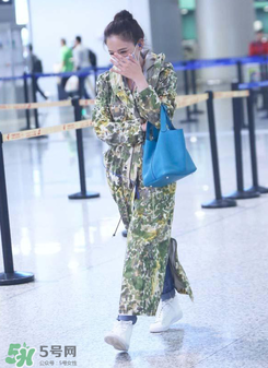 hermes菜籃子包怎么搭配？愛(ài)馬仕菜籃子包街拍上身圖