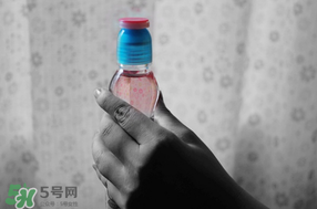 彈珠汽水怎么開？彈珠汽水怎么開不會噴？