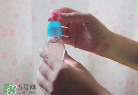 彈珠汽水怎么開？彈珠汽水怎么開不會噴？