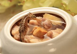 鱷魚肉燉湯要去皮嗎？鱷魚肉煲湯新鮮的好還是干的好