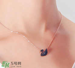 施華洛世奇黑天鵝項(xiàng)鏈多少錢？施華洛世奇黑天鵝項(xiàng)鏈專柜價(jià)格
