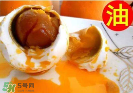 咸鴨蛋能帶上飛機(jī)嗎？飛機(jī)上能帶鴨蛋嗎？